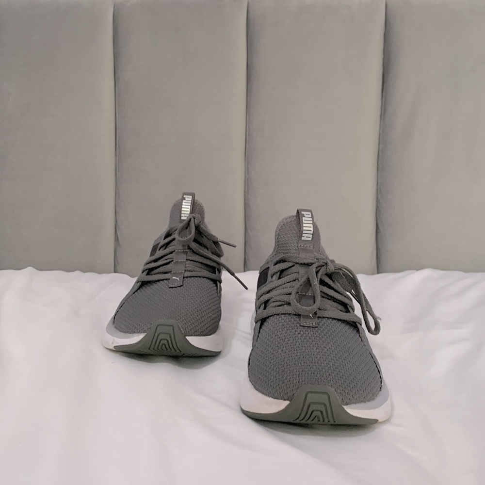 PUMA WOMANS SOPHIA SOFTRIDE SNEAKERS SZ SIZE 8
